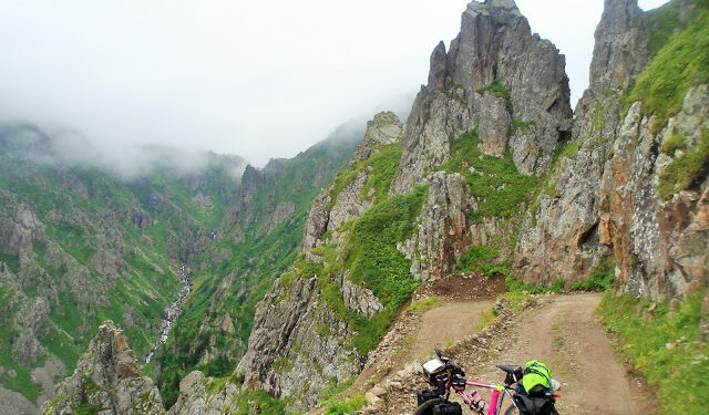 DOĞU KARADENİZ TURU 20-30 TEMMUZ 2018 (4 ncü Gün Konursu-Kılıçkaya-Çençül Yaylası-Soğanlı Dağı-Derebaşı Virajları-Dünyanın En tehlikeli Virajları-Karaçam-Çaykara)